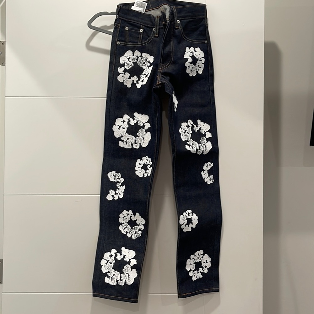 DENIM TEARS JEANS BRAND NEW NEVER WORN

THIS WAS NOT SOLD SO I MADE ANOTHER POST